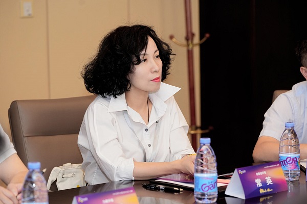 2023“成都+瀘州”龍頭企業(yè)行活動(dòng)中組織座談會(huì)和交流會(huì)，深入探討產(chǎn)業(yè)發(fā)展的機(jī)遇與挑戰(zhàn)，尋求合作共贏的切入點(diǎn)